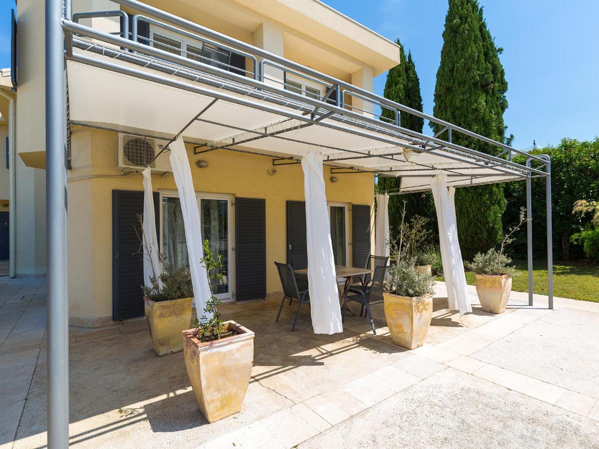 Apartments Gala Poreč Exterior foto