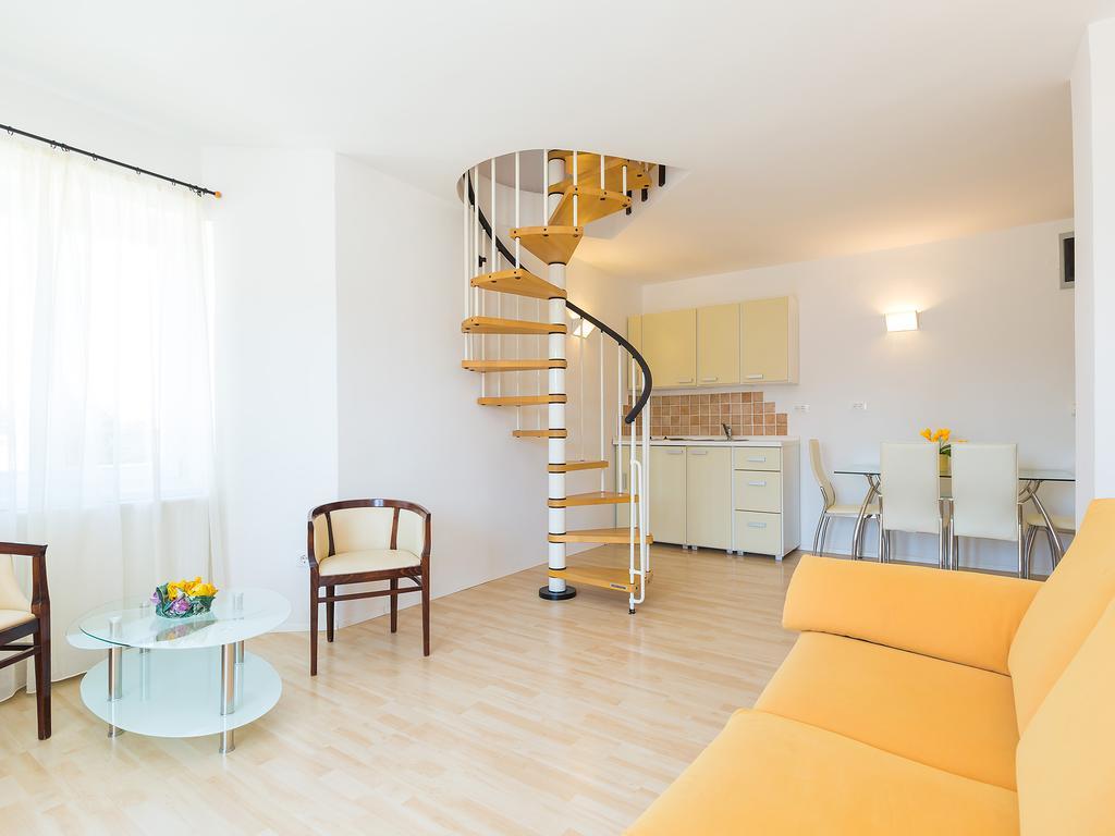 Apartments Gala Poreč Exterior foto