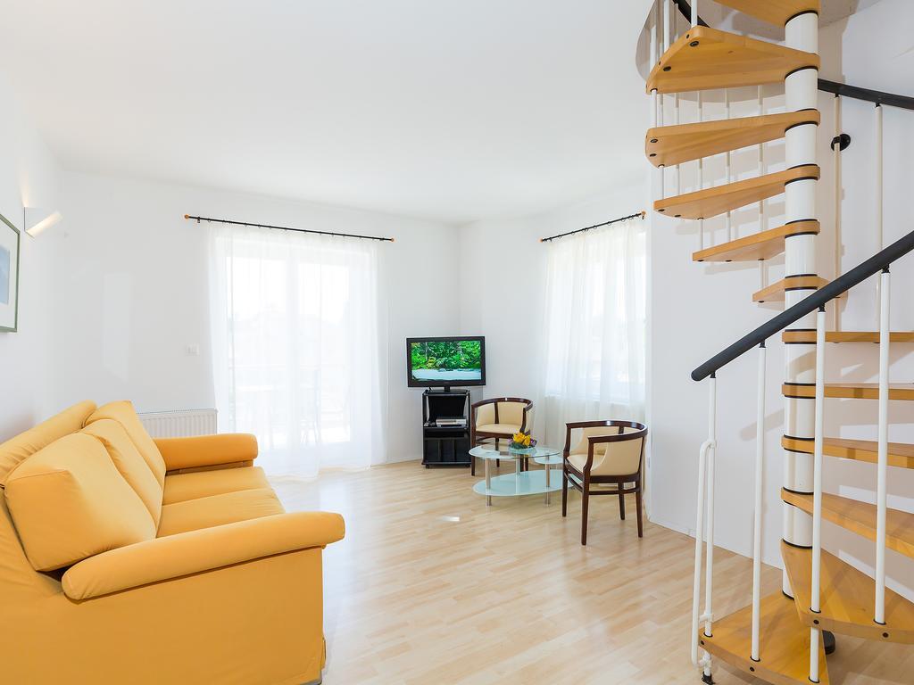 Apartments Gala Poreč Exterior foto